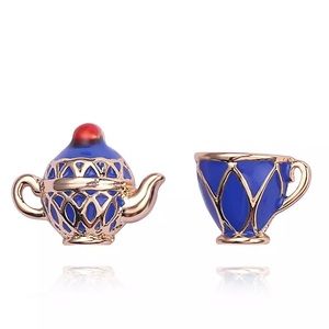 Dainty ✨ Tea Party Boutique Stud Earrings